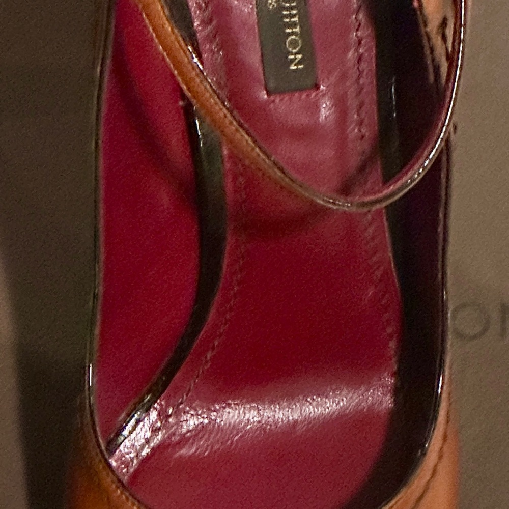 LOUIS VUITTON Drouot Open Toe Pump in Cognac Calf Leather - EXCELLENT SHAPE - Picture 5 of 15